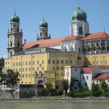 Otel Passau-sued